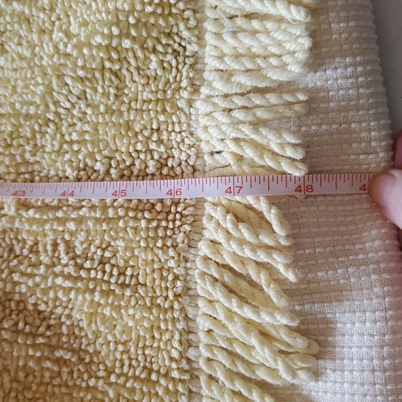 Vintage Yellow Chenille Textured 27.5"×48" Door, Kitchen, Bath, Bed Rug w Fringe - Picture 7 of 8